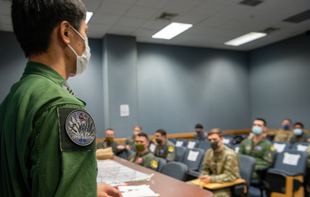 18th Wing, JASDF Brief Exercise Southern Beach