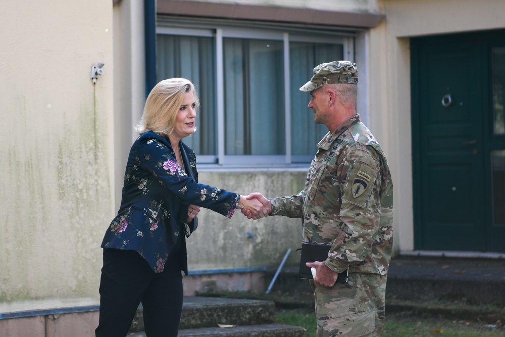 Army Secretary visits the future of Army housing in Italy