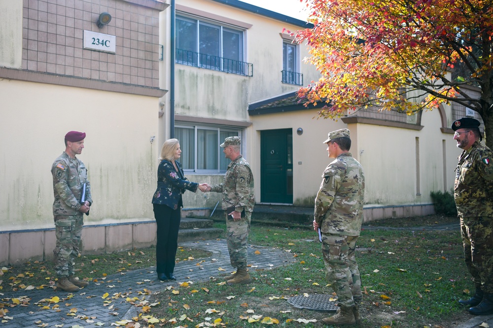 Army Secretary visits the future of Army housing in Italy