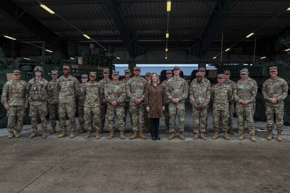 The Honorable Christine Wormuth Poses for a Photo with 2CR Soldiers