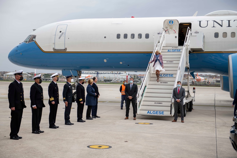 DVIDS - Images - First Lady Dr. Jill Biden Visits NSA Naples [Image 2 of 3]