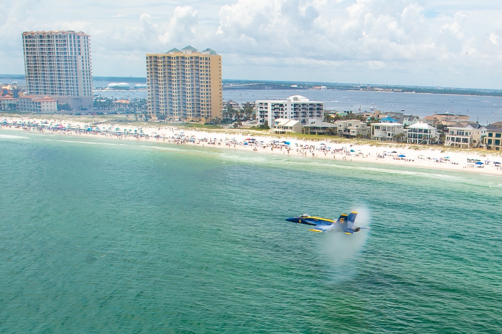 Blue Angels Navy Flight Demonstration Team – Pensacola Beach, Florida