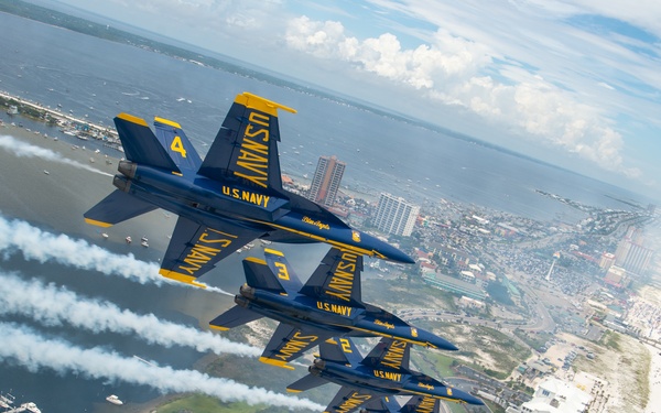 Blue Angels Navy Flight Demonstration Team – Pensacola Beach, Florida