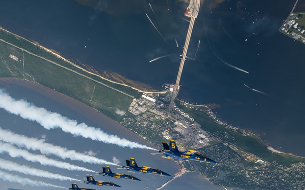 Blue Angels Navy Flight Demonstration Team – Pensacola Beach, Florida
