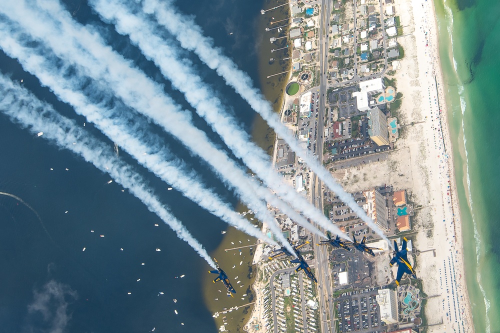 Blue Angels Navy Flight Demonstration Team – Pensacola Beach, Florida