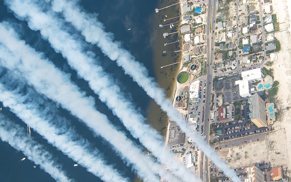 Blue Angels Navy Flight Demonstration Team – Pensacola Beach, Florida