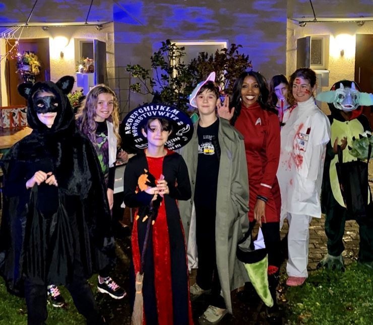 Garrison Wiesbaden supports installation housing Halloween activities