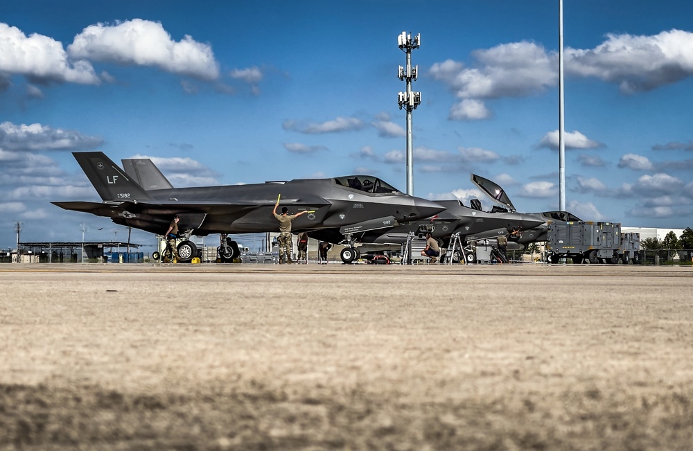 502nd Air Base Wing supports F-35 TDY