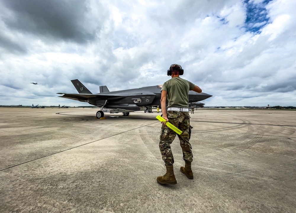 502nd Air Base Wing supports F-35 TDY