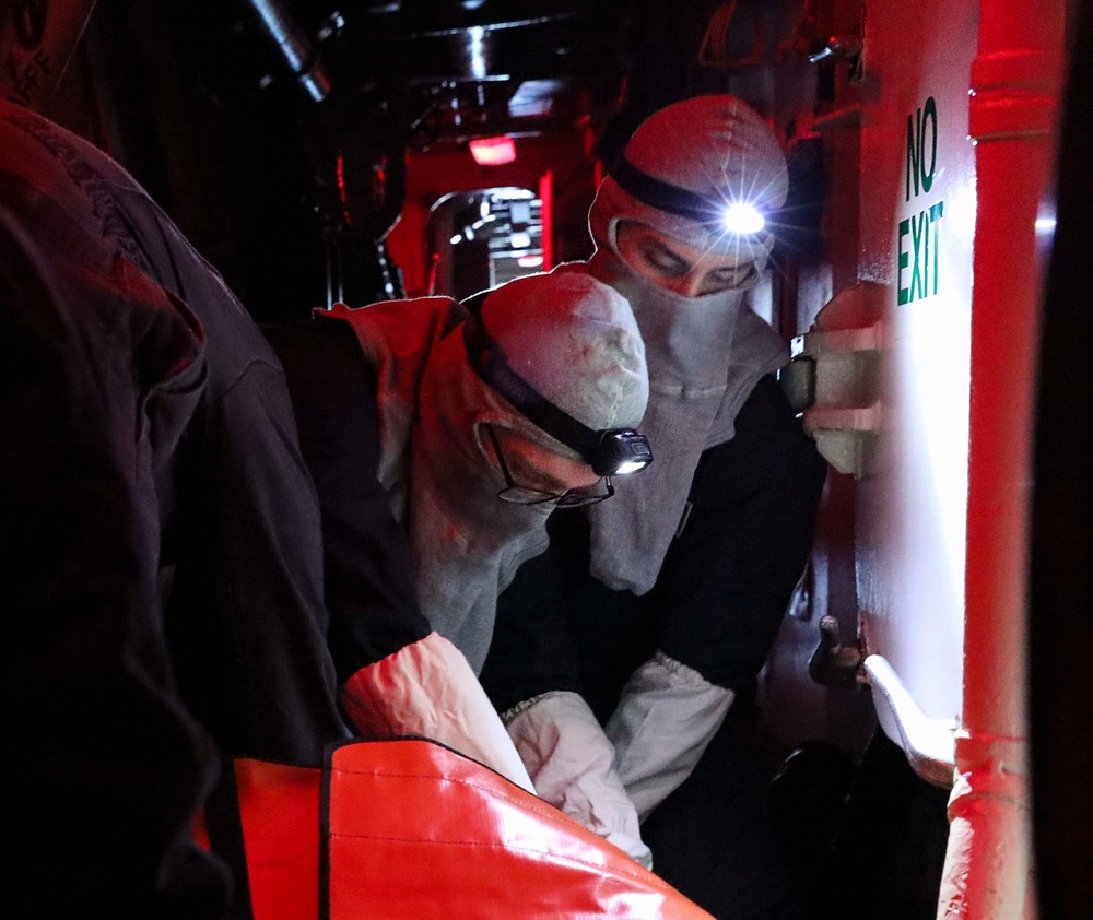 USS Benfold Conducts General Quarters Drill