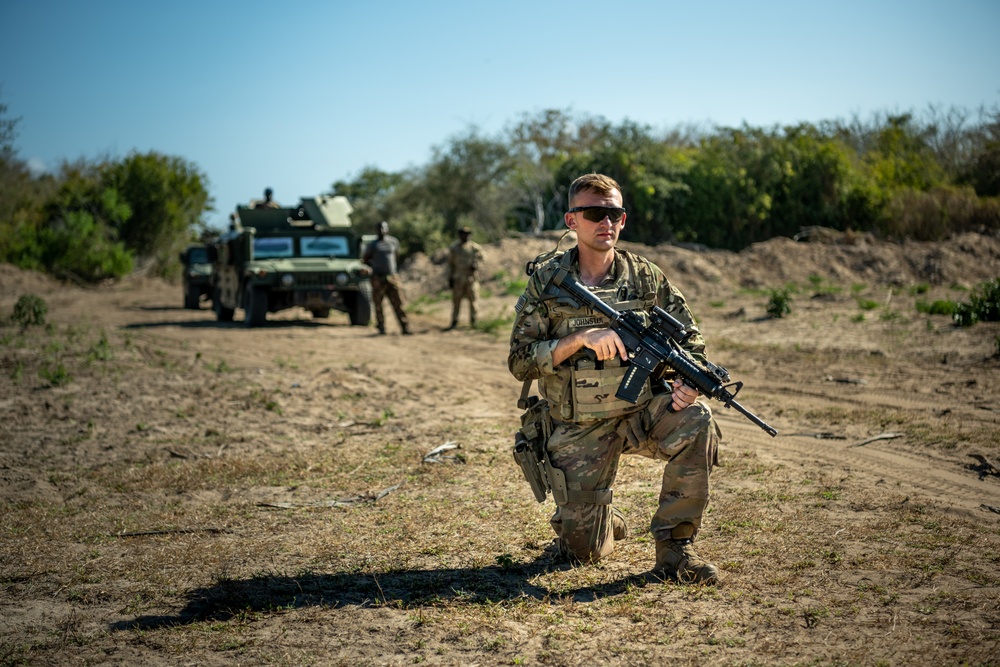 U.S. Army trains to operate with Kenyan Army Rangers