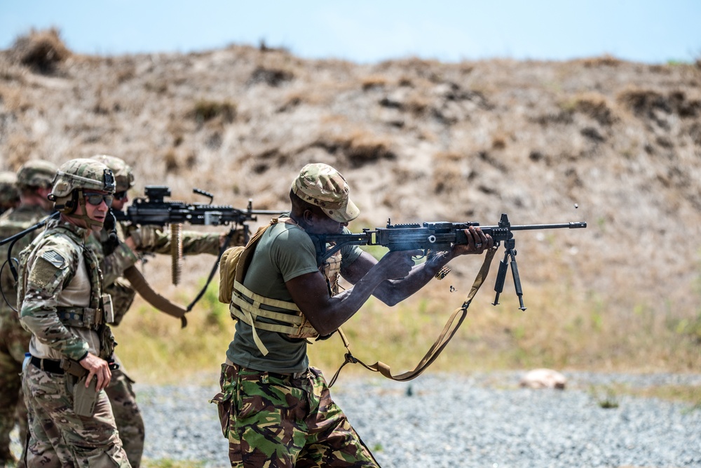 U.S. Army trains to operate with Kenyan Army Rangers