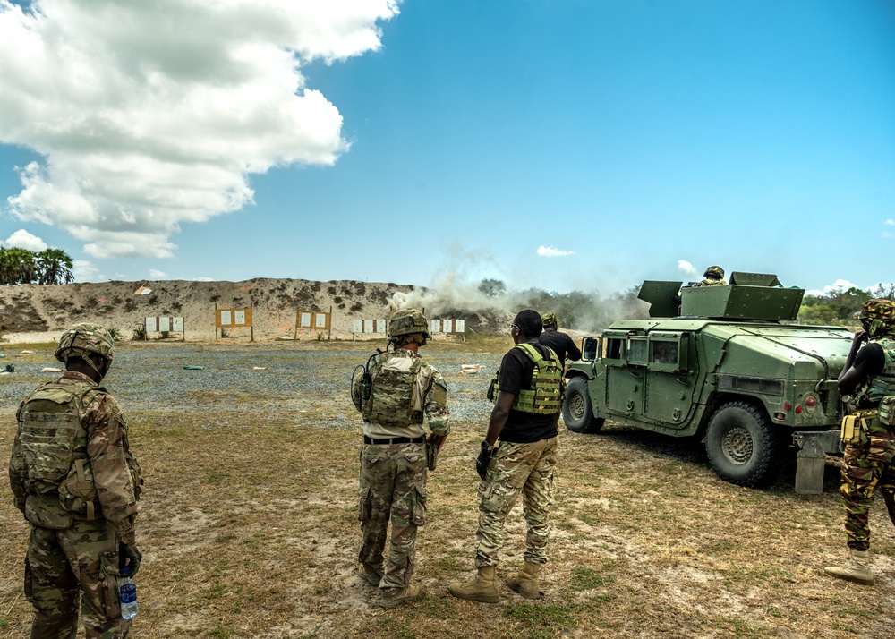 U.S. Army trains to operate with Kenyan Army Rangers