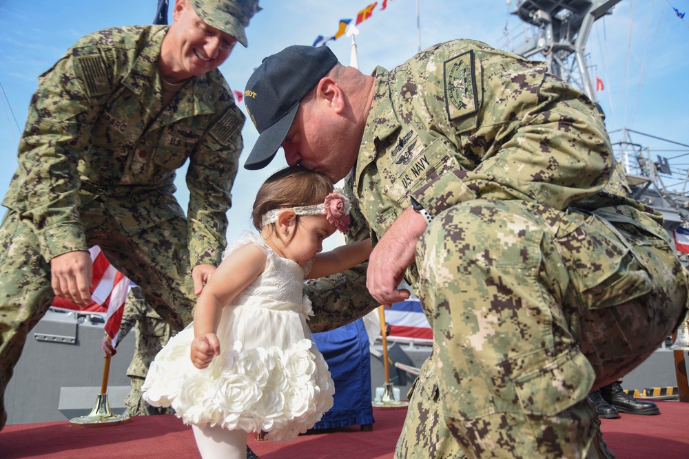 USS Patriot (MCM 7) Change of Command