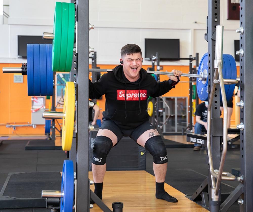 1st Combat Aviation Brigade Soldiers Compete to See Who Is The Strongest