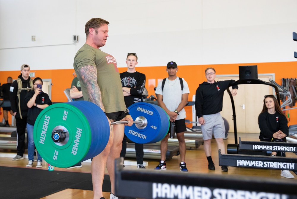 1st Combat Aviation Brigade Soldiers Compete to See Who Is The Strongest