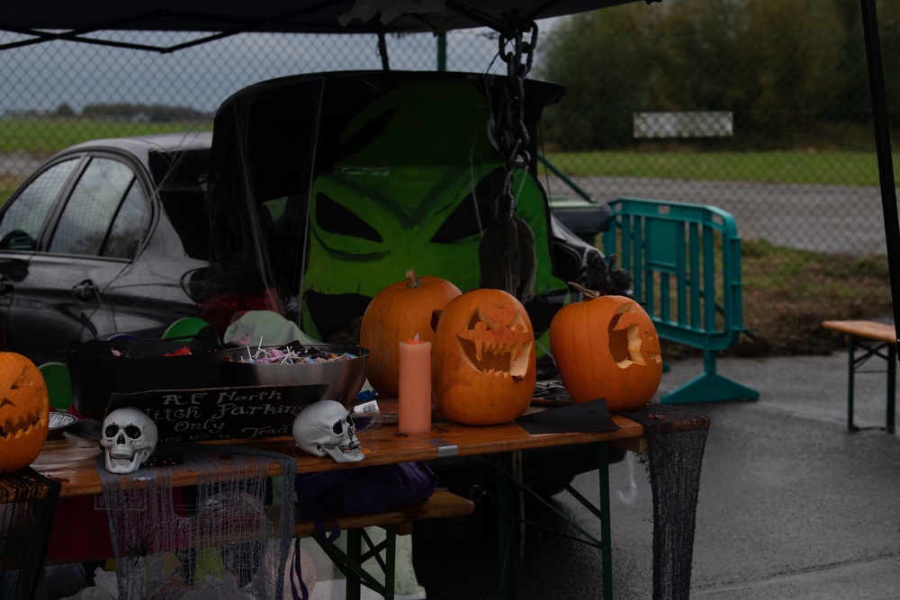 Chievres hosts spooky, safe Trunk or Treat event