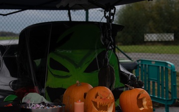 Chievres hosts spooky, safe Trunk or Treat event