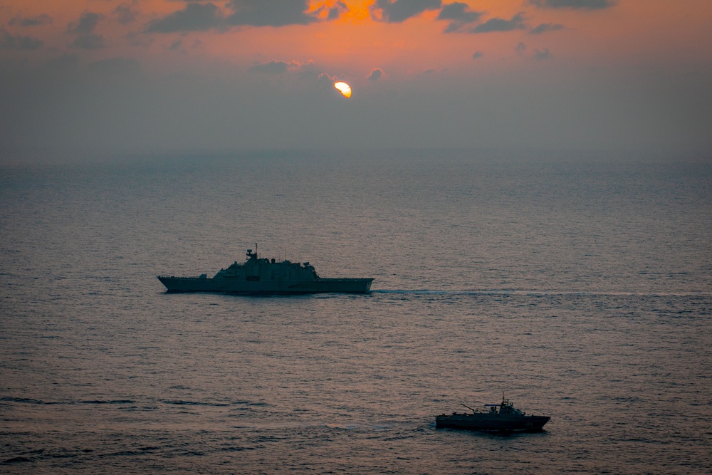 USS Sioux City (LCS 11) and Dominican Republic Navy Sail in the Caribbean Sea Following a Bilateral Interdiction Exercise