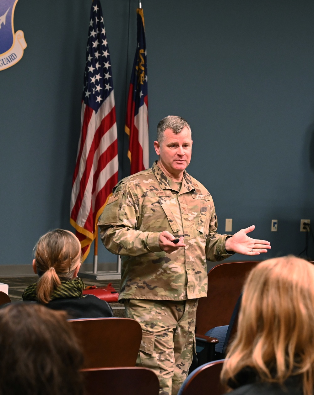 165th Airlift Wing Vice Commander briefs tour