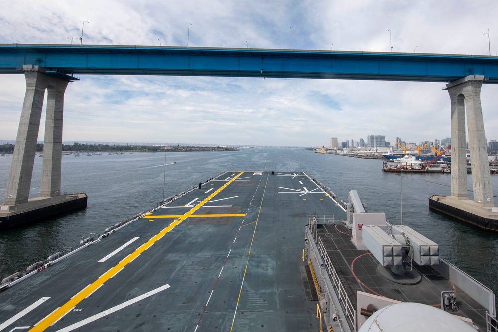 Makin Island Underway