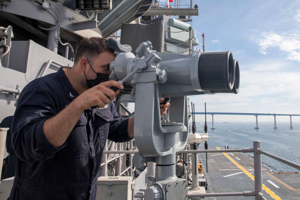 Makin Island Underway