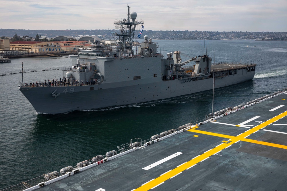 Makin Island Underway