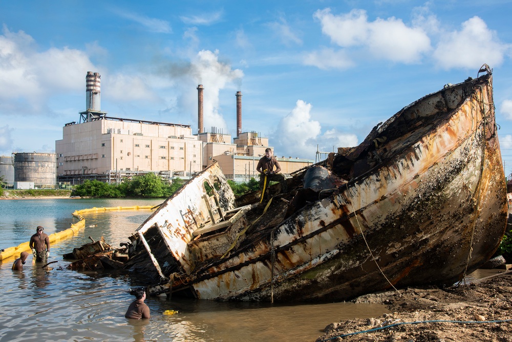 DVIDS Images Abandoned Derelict Vessels Removal Underway [Image 8