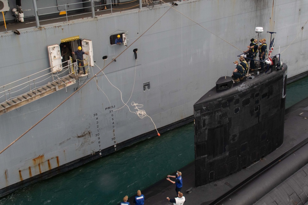 USS Hampton Moors Alongside USS Frank Cable