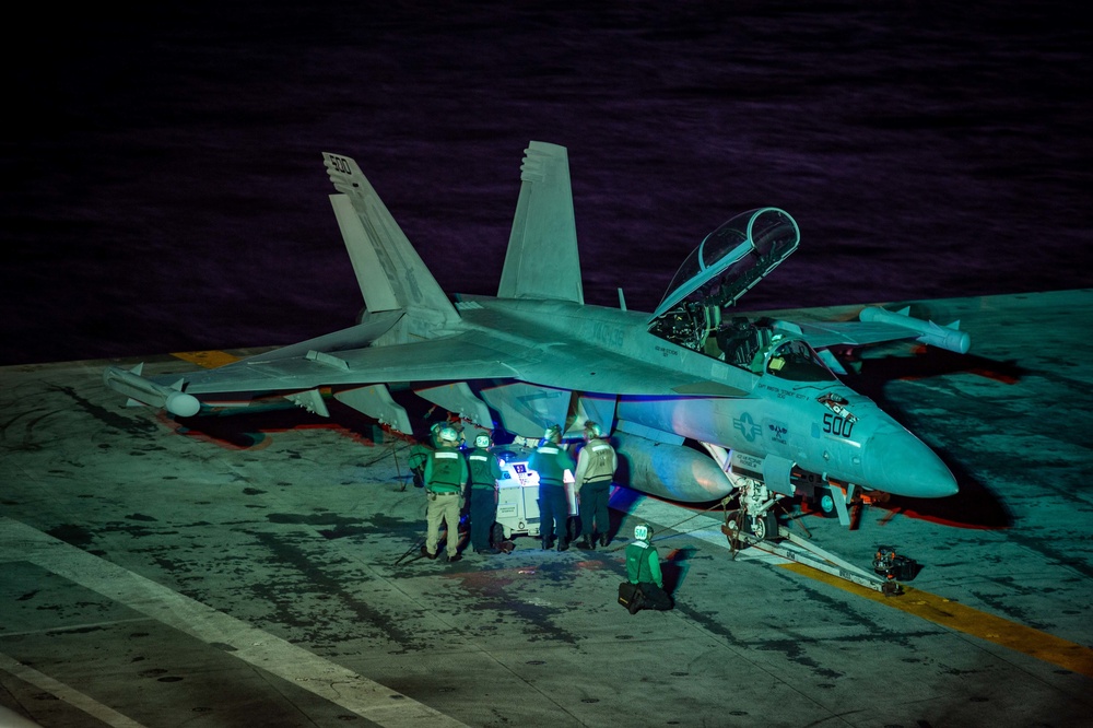 USS Carl Vinson (CVN70) Conducts Night-Time Flight Operations