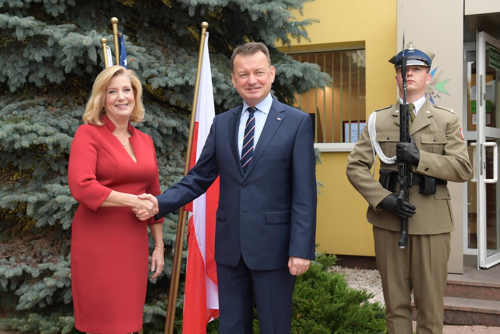 Army Secretary meets Polish Minister of Defense Mariusz Błaszczak