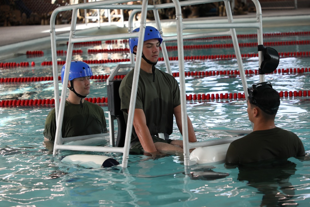 DVIDS - Images - Shallow Water Egress Training [Image 15 of 37]