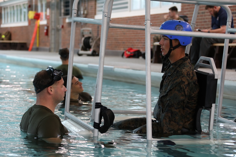 DVIDS - Images - Shallow Water Egress Training [Image 25 of 37]