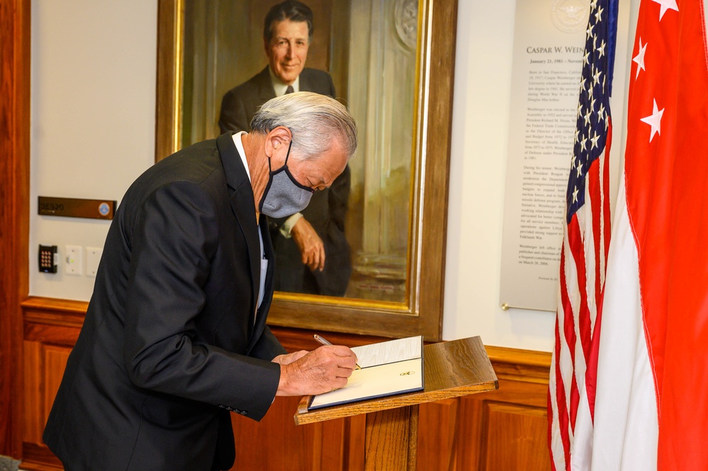 Secretary of Defense Lloyd J. Austin III hosts Singaporean Defense Minister Ng Eng Hen