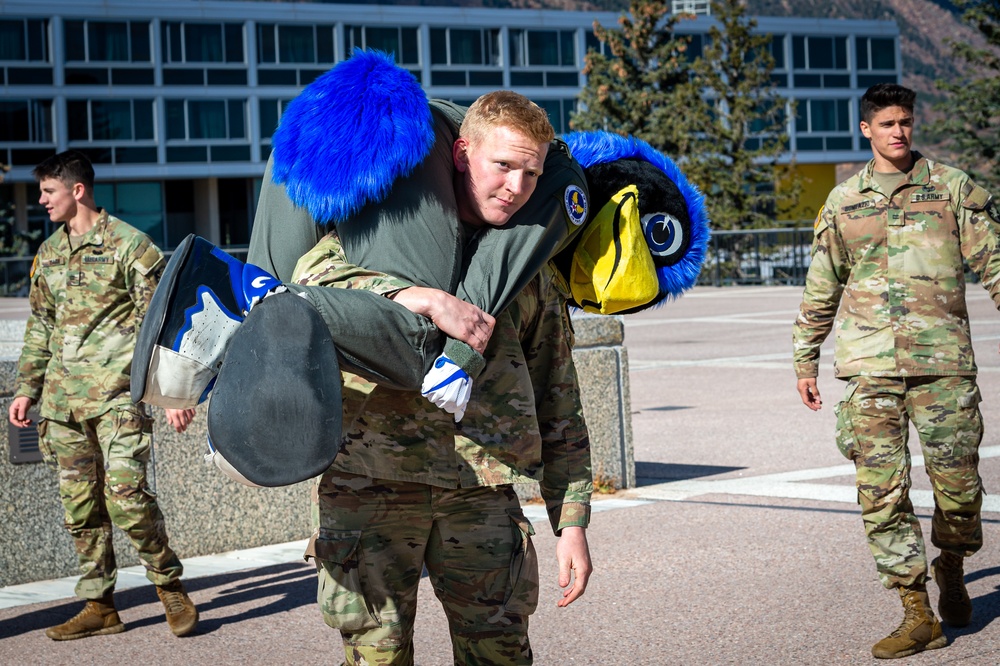 West Point Cadets &quot;Kidnap&quot; USAFA Mascot The Bird