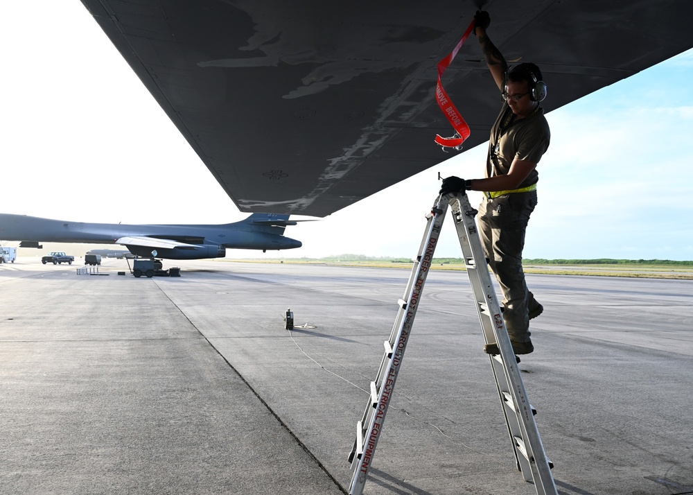 DVIDS - Images - B-1B Lancer Takes Off During Bomber Task Force ...