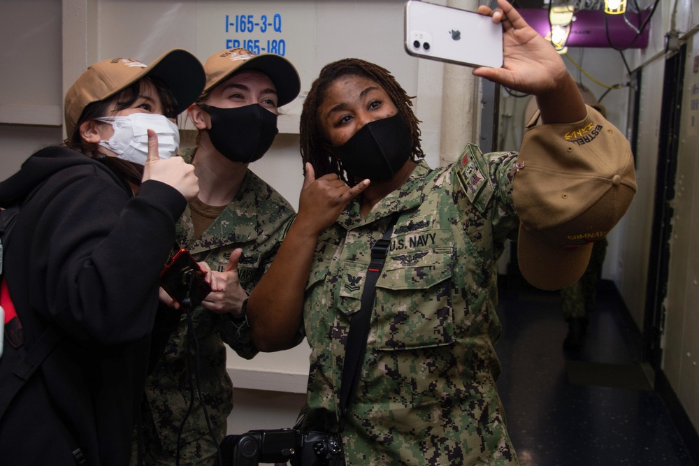 Navy Sea Legs Challenge Participants Visit USS Ronald Reagan (CVN 76)