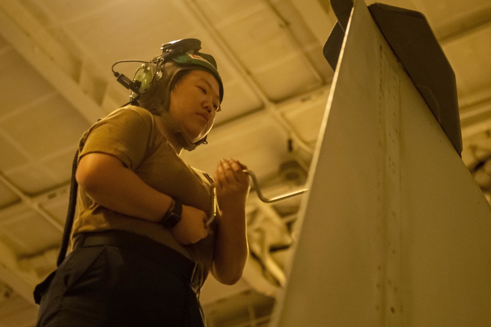 USS Carl Vinson (CVN 70) Sailors Conduct Maintenance in South China Sea