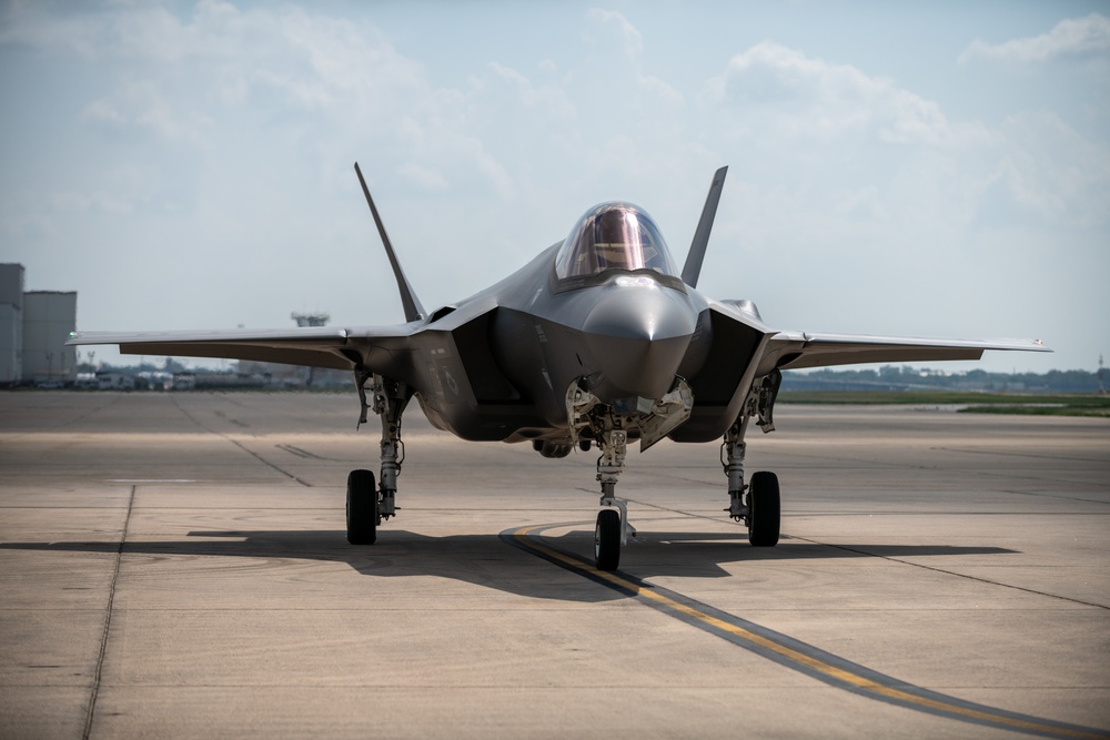 502nd Air Base Wing supports F-35 TDY