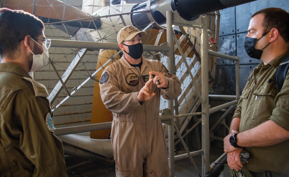 USS Portland (LPD 27) Hosts Israeli Defense Force