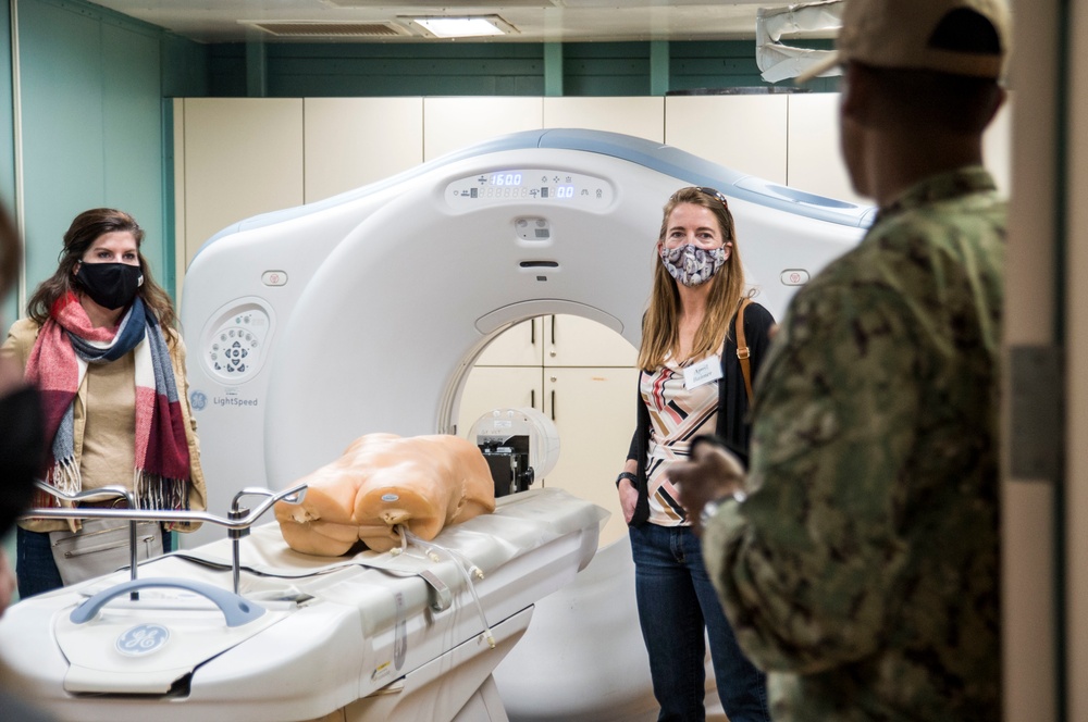 CNAFP Spouse Tour Aboard USNS Mercy (T-AH 19) Nov. 4