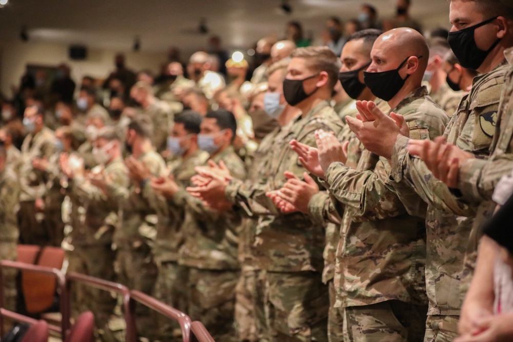 Task Force McCoy Hosts Naturalization Ceremony for Soldiers