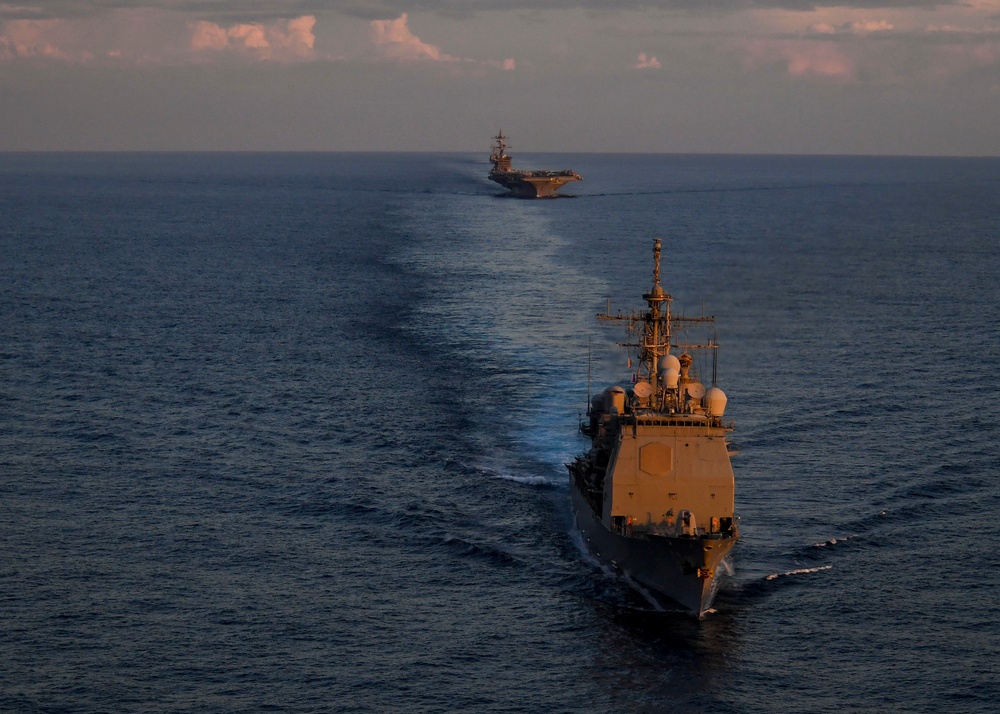 USS Carl Vinson (CVN 70), USS Shiloh (CG 67), USS Lake Champlain (CG 57) Transit South China Sea