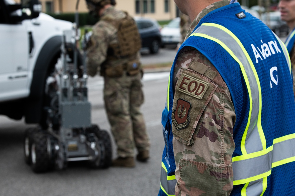 EOD, SFS join forces for maximum base defense