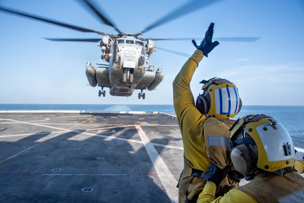 USS Portland (LPD 27) Conducts Flight Operations