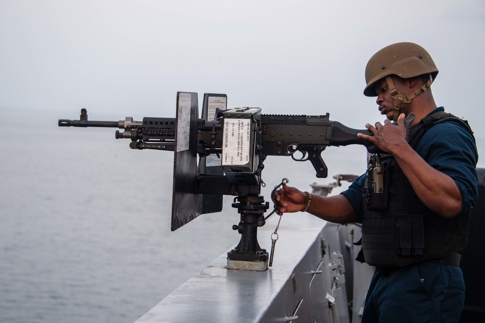 USS Portland (LPD 27) Transits Bab-el-Mandeb Strait