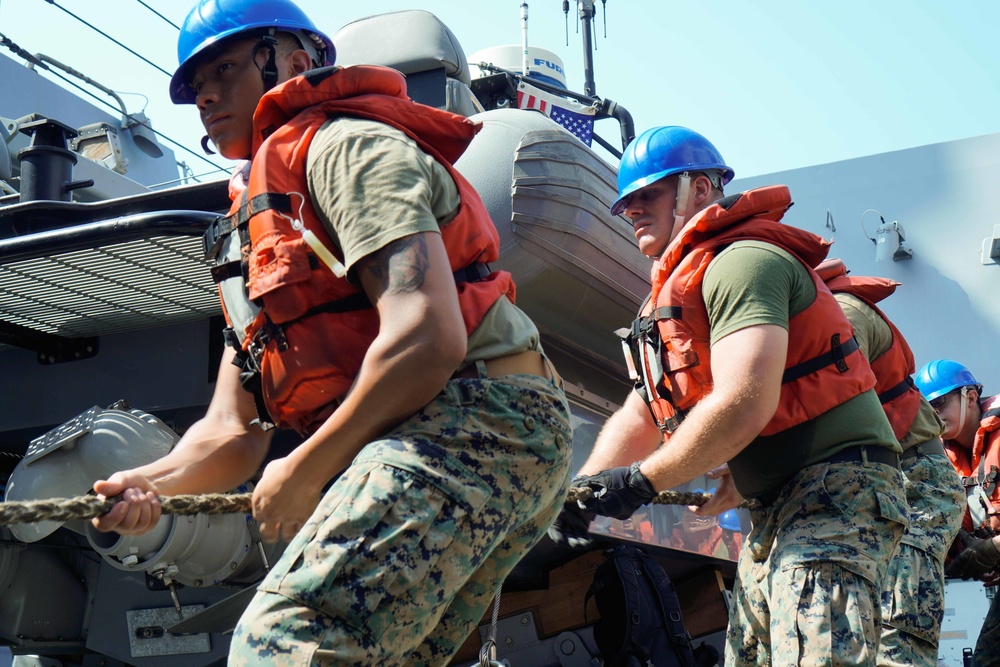 USNS John Lenthall (T-AO-189) Replenishes USS Portland (LPD 27)