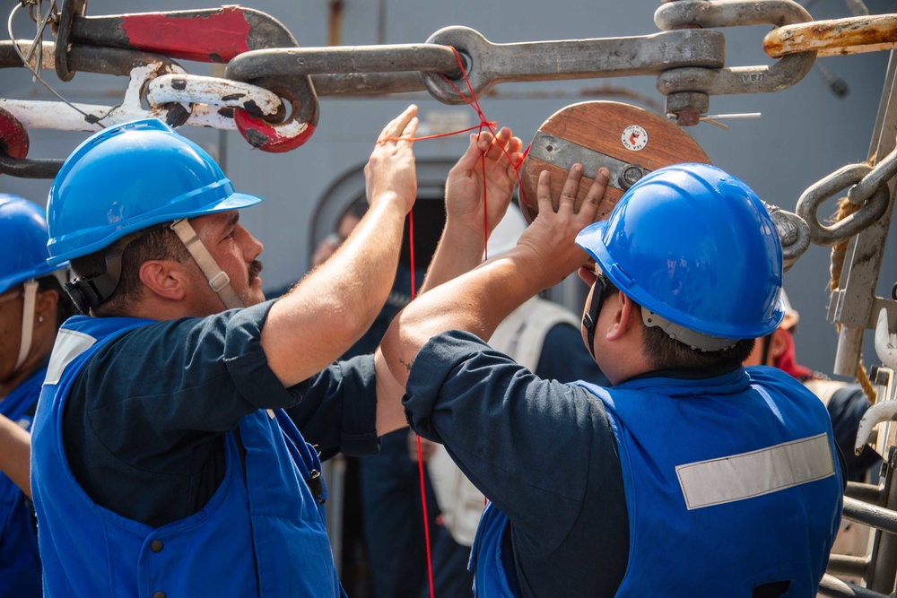 USNS John Lenthall (T-AO-189) Replenishes USS Portland (LPD 27)