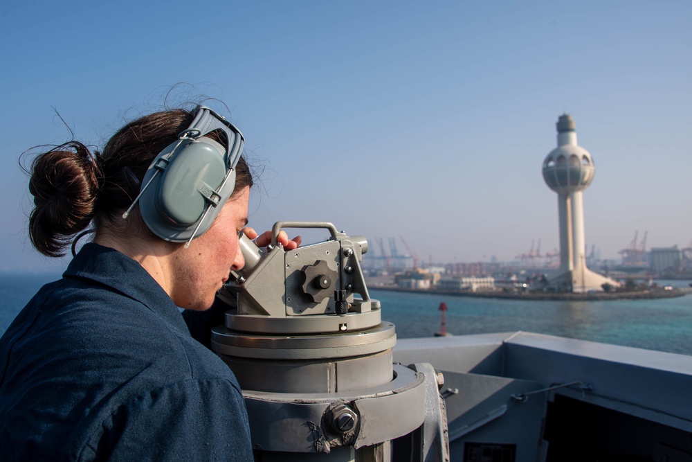 USS Portland (LPD 27) Arrives at Jeddah, Saudi Arabia