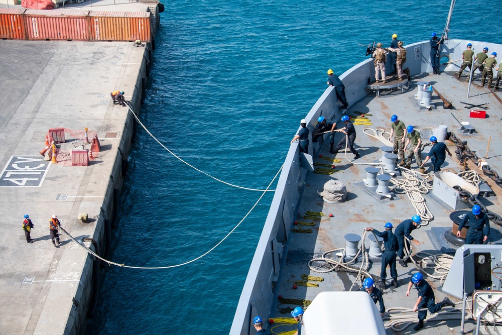 USS Portland (LPD 27) Departs Jeddah, Saudi Arabia